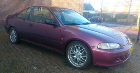 HONDA CIVIC COUPÉ 1.5 LSI  3de eigenaars auto ! -Bouwjaar: 1995 -Carrosserie: Coupe -APK tot: 27 maart 2017 -Brandstof:Benzine -Kilometerstand: 222.xxx km -Transmissie:Handgeschakeld -Gewicht: 998 kg -Motor: D15B7 -Vermogen: 101 pk -Prijs € 1550,-