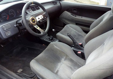 HONDA CIVIC COUPÉ 1.5 LSI *met Launch control* -Bouwjaar: 1995 -Carrosserie: Coupe -APK tot: maart 2018 -Brandstof:Benzine -Kilometerstand: 227.xxx km -Transmissie:Handgeschakeld -Gewicht: 998 kg -Prijs € 1650,-