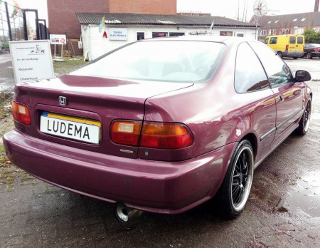 HONDA CIVIC COUPÉ 1.5 LSI *met Launch control* -Bouwjaar: 1995 -Carrosserie: Coupe -APK tot: maart 2018 -Brandstof:Benzine -Kilometerstand: 227.xxx km -Transmissie:Handgeschakeld -Gewicht: 998 kg -Prijs € 1650,-