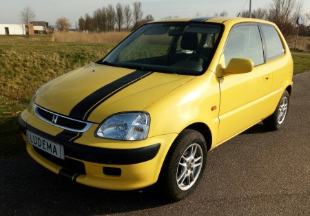 Honda Logo 1.3i Bouwjaar:1999. APK tot: 29 januari 2018.2de eigenaar. Brandstof:Benzine. Kilometerstand:147.178 km .Transmissie:Handgeschakeld. Vermogen:65 pk- Zeer netjes! inruil mogelijk. Prijs € 1299,-