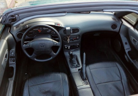 Honda Del Sol 1.6i V-tec. Bouwjaar:1995. APK tot: 11 maart 2018. Brandstof:Benzine. Kilometerstand:204.893 km .Transmissie:Handgeschakeld. Vermogen:125 pk- Zeer netjes! inruil mogelijk.