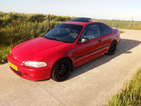 HONDA CIVIC COUPÉ 1.5 Dxi-Bouwjaar: 1994 -APK tot: 13-09-2017-Brandstof:Benzine -Kmstand: 251.394 km -Transmissie:Handgeschakeld -Gewicht: 998 kg-Rvs uitlaat systeem-Prijs € 1399,-