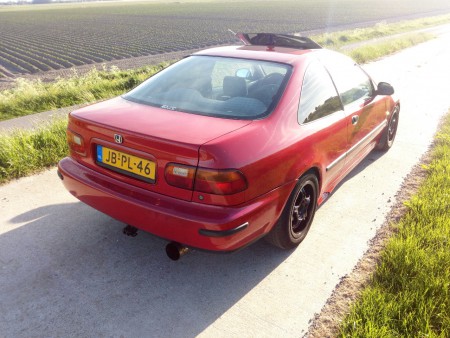 HONDA CIVIC COUPÉ 1.5 Dxi-Bouwjaar: 1994 -APK tot: 13-09-2017-Brandstof:Benzine -Kmstand: 251.394 km -Transmissie:Handgeschakeld -Gewicht: 998 kg-Rvs uitlaat systeem-Prijs € 1399,-