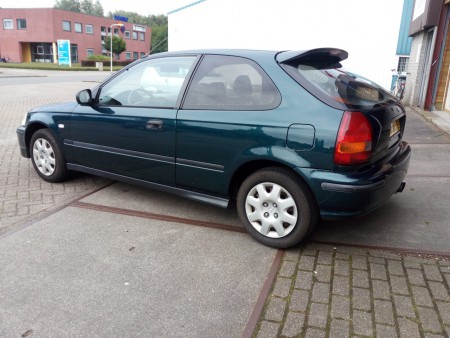 Honda civic 1.4i S In zeer nette staat !  Kmstand:274.000 - Apk: 07-03-2018 - Transmissie: Handgeschakeld - super staat  - Boekjes aanwezig - Prijs € 1399,-