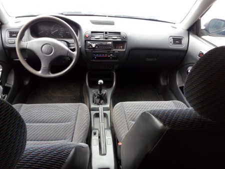 Honda civic 1.4i S In zeer nette staat !  Kmstand:274.000 - Apk: 07-03-2018 - Transmissie: Handgeschakeld - super staat  - Boekjes aanwezig - Prijs € 1399,-