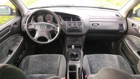 Honda accord 2.0i Vtec- Bj 2001- Kilometerstand: 183.450 km n.a.p- Apk: 19-04-2018- Vermogen: 147pk- Zeer mooi !! Prijs € 2150,-