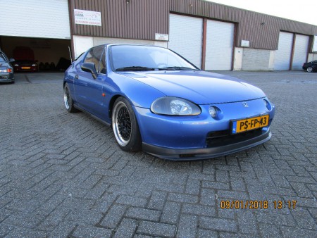 Honda Del Sol 1.6i V-tec * Gechipt met Launch control * Bouwjaar:1996. APK bij aflevering. Brandstof:Benzine. Kilometerstand:214.537km .Transmissie:Handgeschakeld. Vermogen:125 pk- Zeer netjes! Prijs € 2699,-