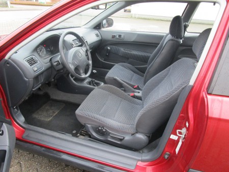Honda civic 1.5 Vtec-e- Kleur: Rood metallic- Kmstand:229.000 - Apk: 09-06-2018 - Transmissie: Handgeschakeld - Pittige Honda - Prijs € 1100,-