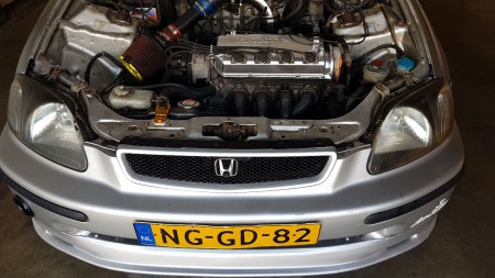 Honda civic 1.4i S - Veel extra's - Kleur: Zilver metallic- Kmstand:228.875 - Apk: 18-10-2018 - Transmissie: Handgeschakeld - Rijdt super !! - Prijs € 1800,-