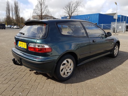 Honda Civic 1.5i Silverstone. "1ste eigenaar" Apk tot 14-11-2018-Tellerstand: 136.492 km met NAP-Vermogen: 66 kW (90 PK)-Roest en schadevrij- *Deze auto word verkocht aan een liefhebber*  Prijs € 2000,-